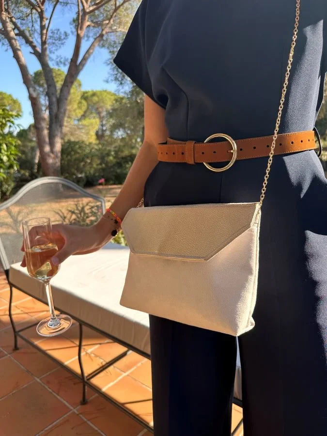 La pochette Isa zippée ivoire et dorée
