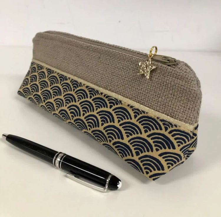 La mini trousse en lin et tissu japonais Seigaiha