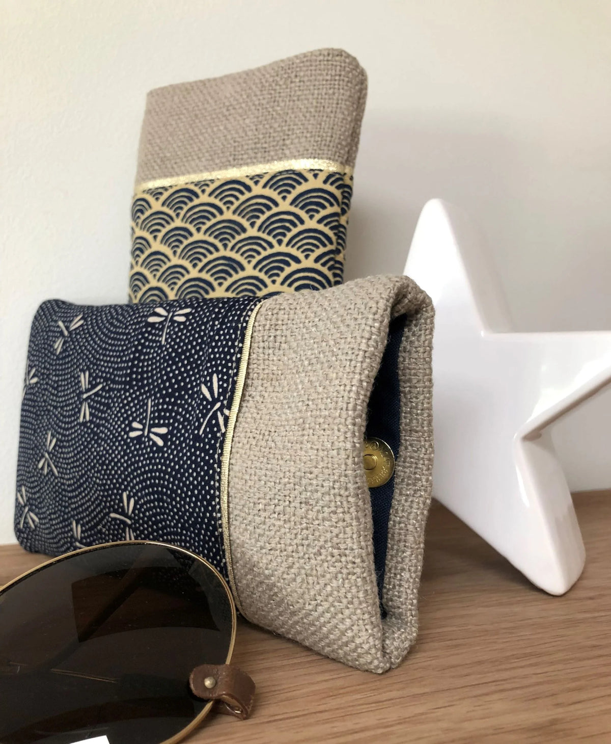 Les étuis à lunettes Lesfilsdisa en lin et tissu japonais.