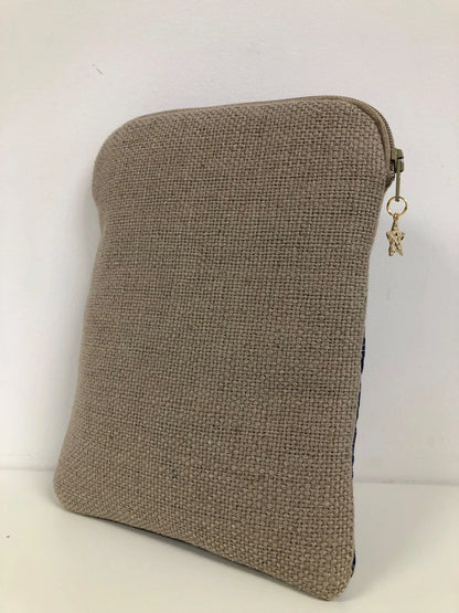 Reading pocket in linen and Japanese blue fan fabric