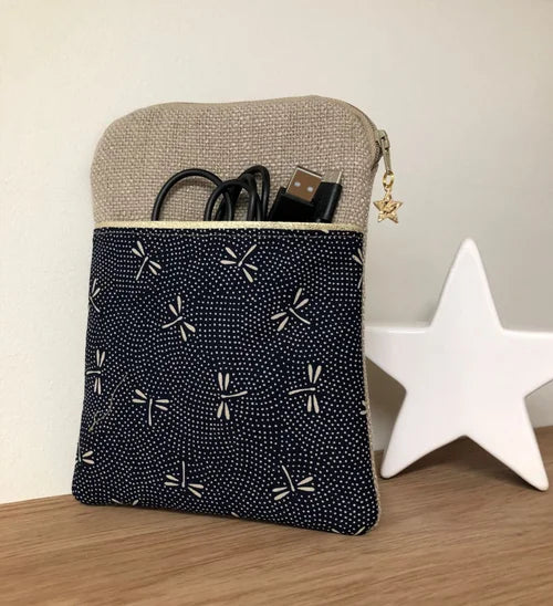La pochette liseuse en lin et tissu japonais Komon Libellules.