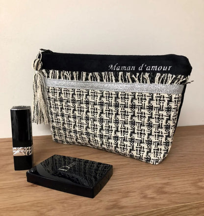 Exemple de personnalisation de la pochette noire et écru en tweed style haute couture française.