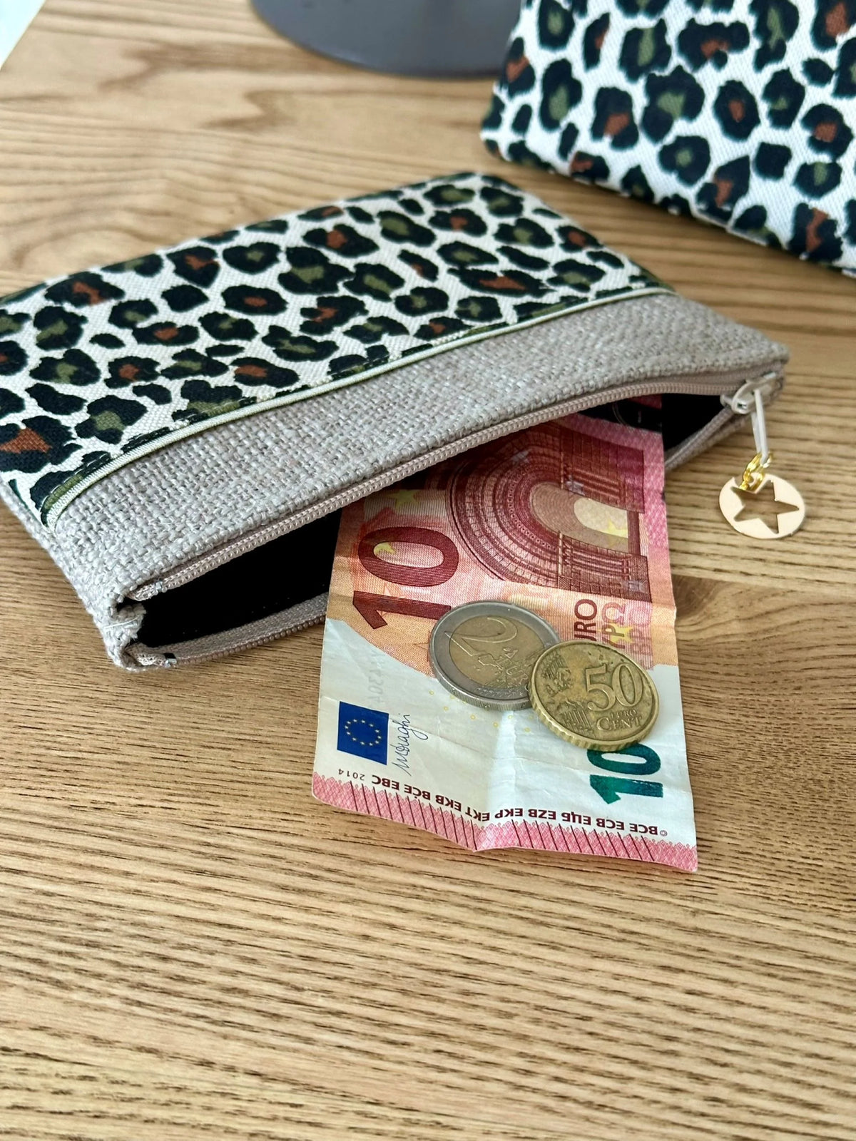 Porte-monnaie léopard en lin beige
