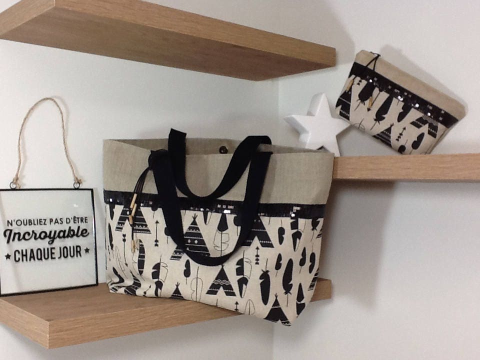 Isa shopping bag in linen with ethnic patterns and black sequins