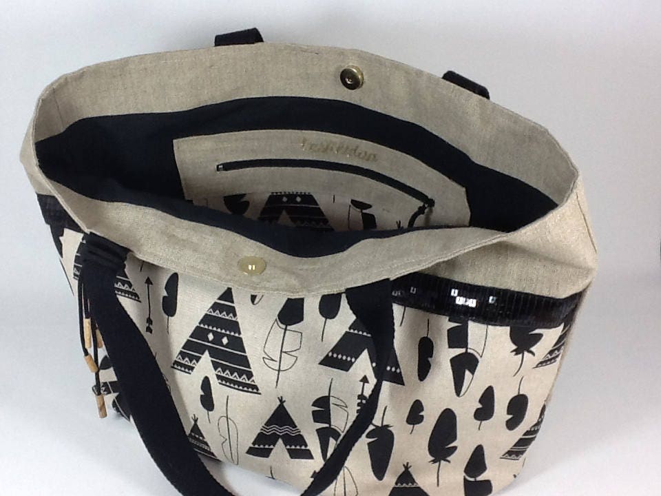 Isa shopping bag in linen with ethnic patterns and black sequins