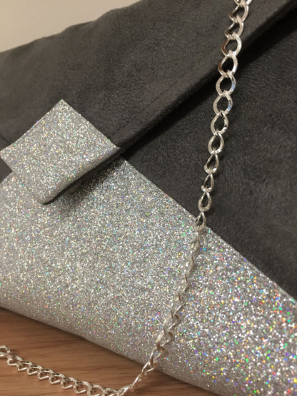 Sac pochette Isa gris souris à paillettes argentées
