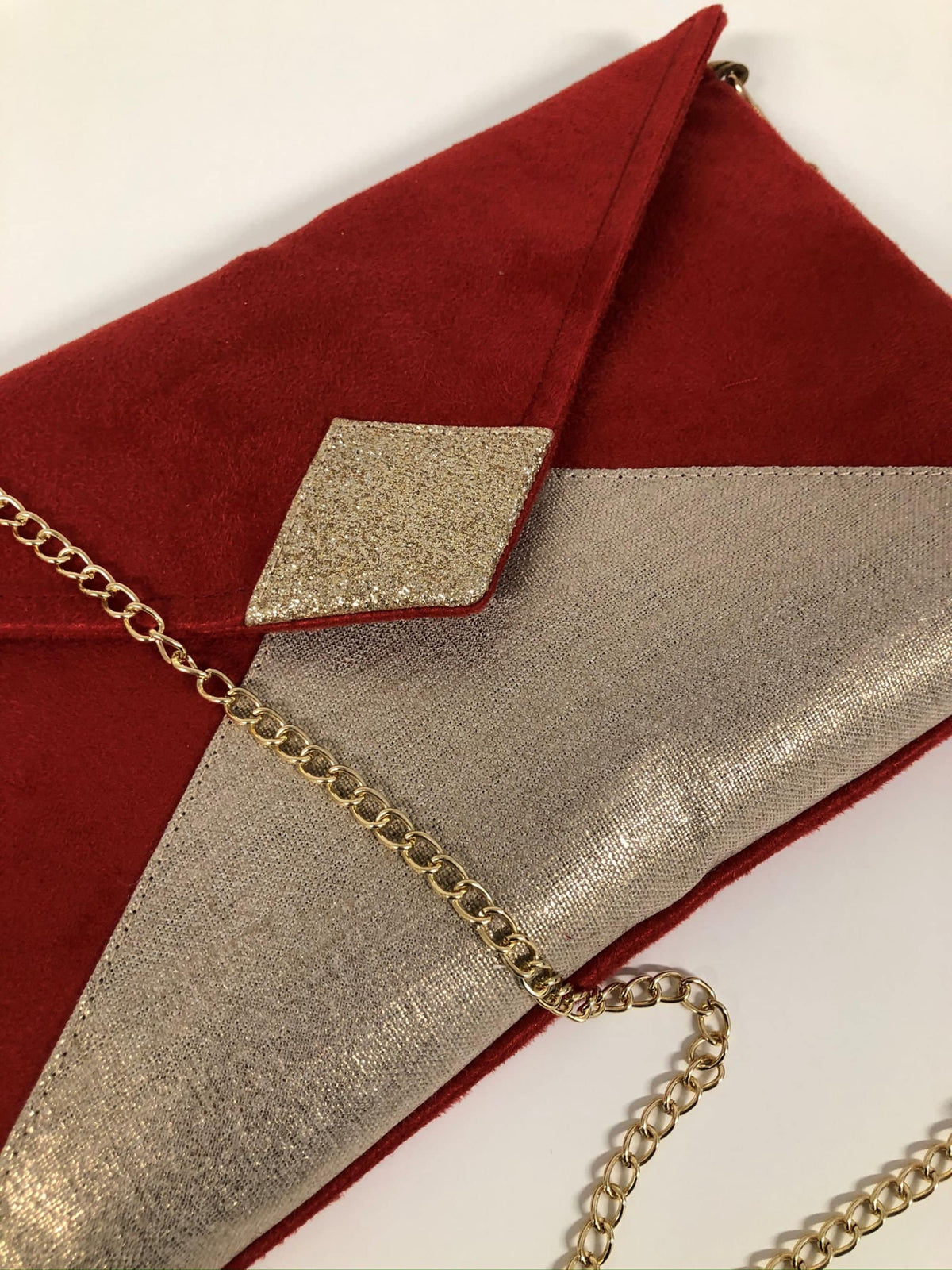 Sac pochette Isa rouge en lin et paillettes dorées